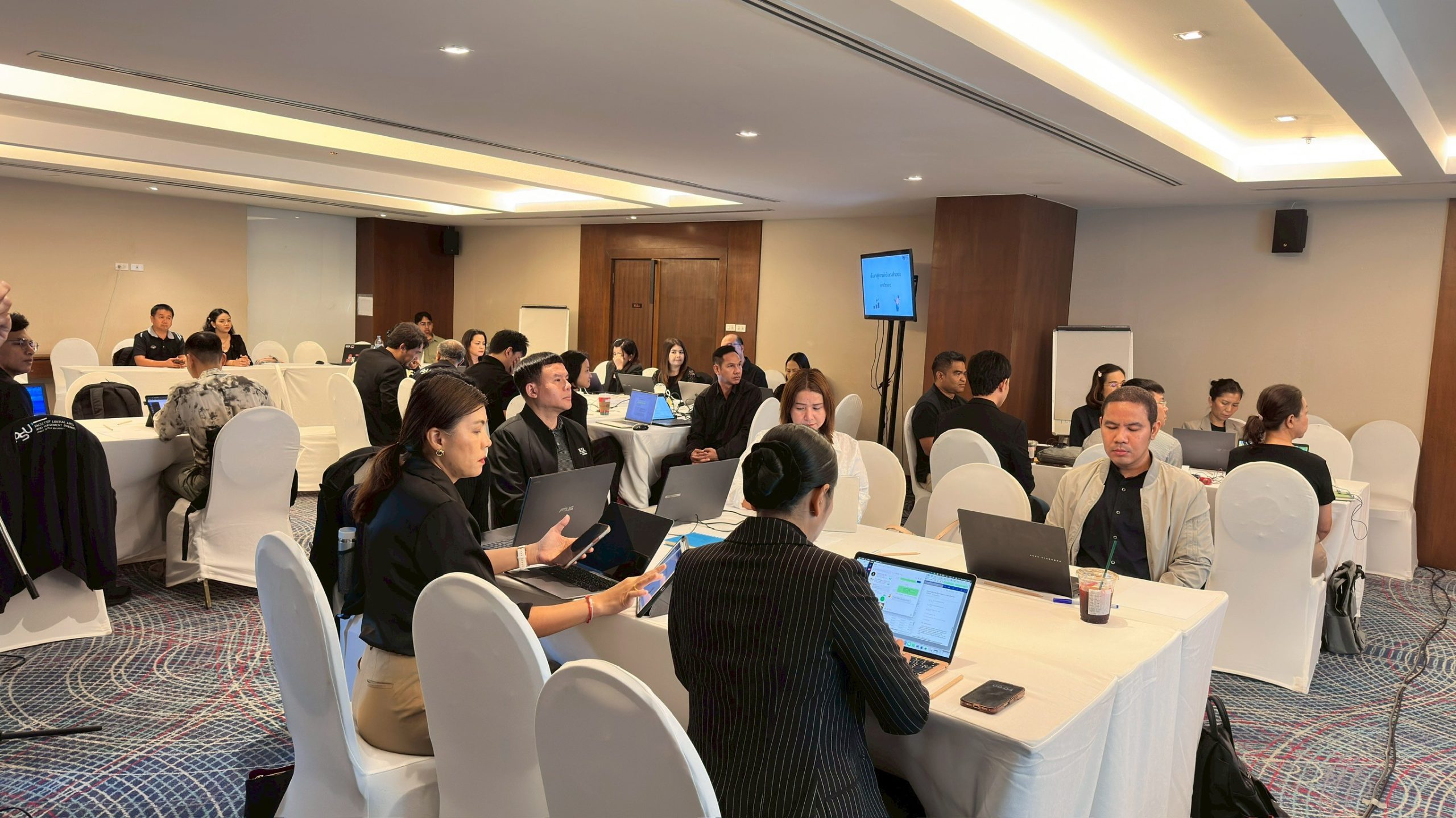 LINE_ALBUM_13112568 BE_251218_16