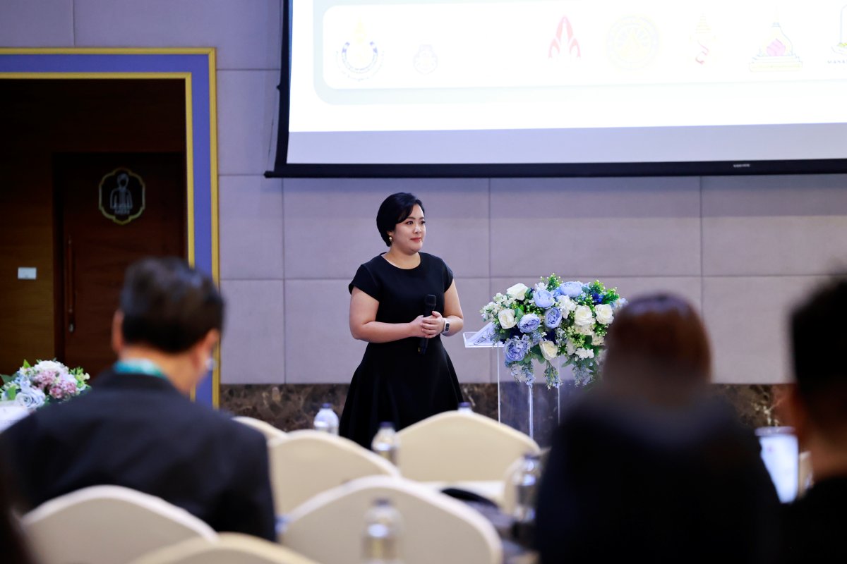 news-conference-3